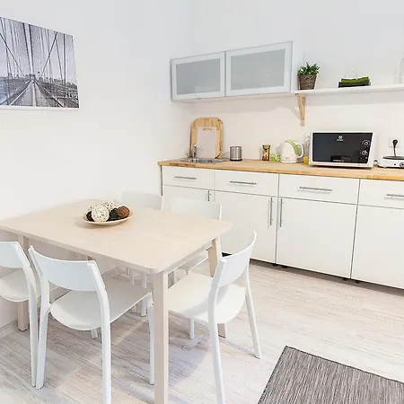 Pleasant Ernesto Apartment